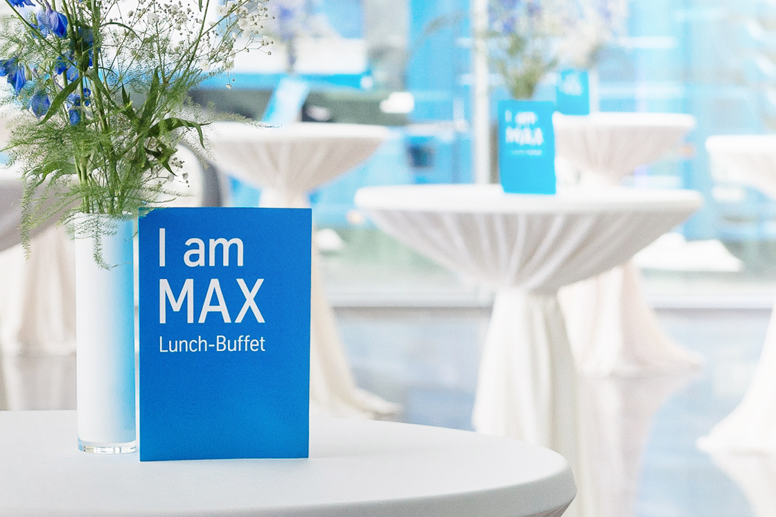  Referenz - thyssenkrupp - „Hello, I am MAX!“